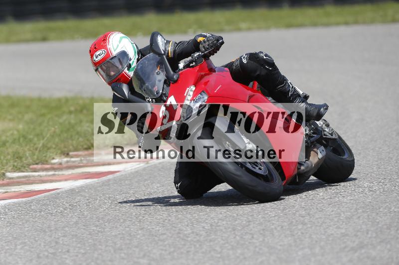 /27 12.06.2025 Ducati Schweiz Trackday Warmup  ADR/gelb-jeaune/31